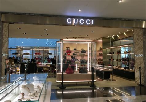 gucci square one mississauga|Gucci holt square one.